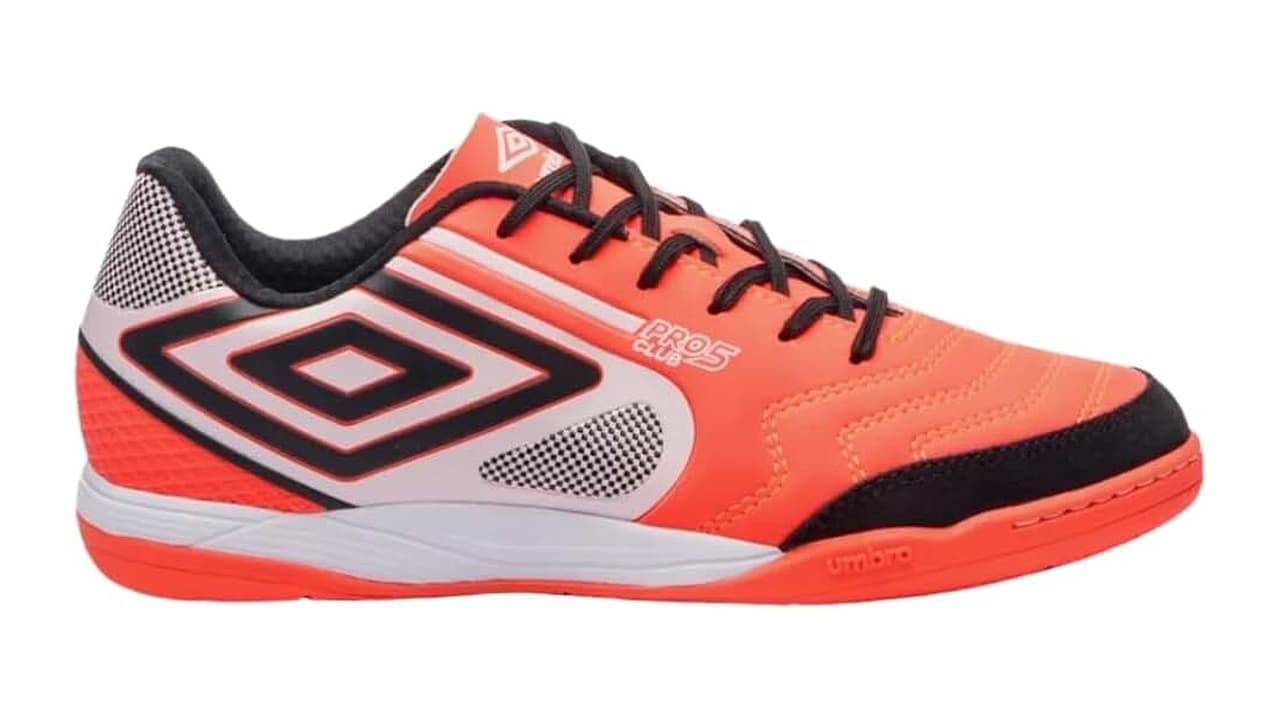Qual a Melhor Chuteira Umbro Pro 5? Guia para Jogadores de Futsal