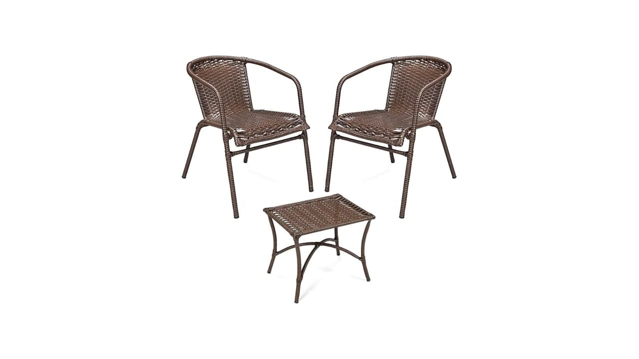 Qual o Melhor Conjunto de Mesa e Cadeiras de Plástico para Jardim?